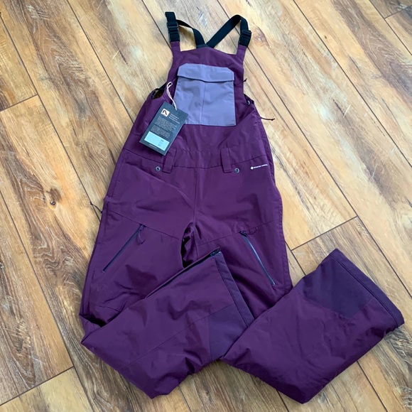 Flylow Women’s Snow Bibs. - Picture 1 of 7